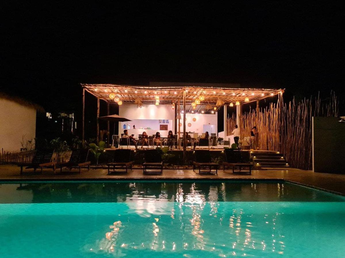 Luna Koh Rong Hotel Pagoda Beach Exterior photo